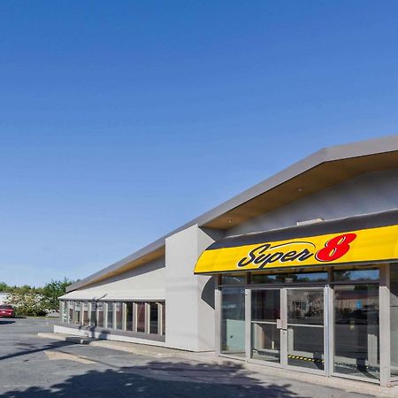 Super 8 By Wyndham Kirkland Lake Εξωτερικό φωτογραφία