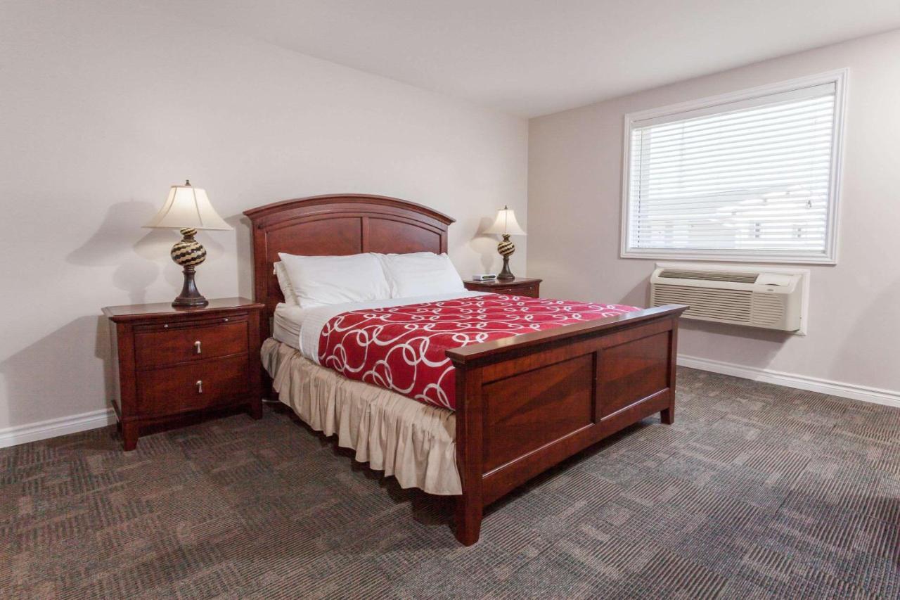 Super 8 By Wyndham Kirkland Lake Εξωτερικό φωτογραφία