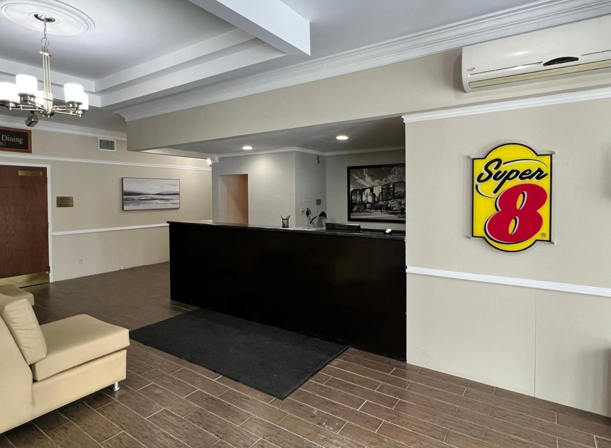 Super 8 By Wyndham Kirkland Lake Εξωτερικό φωτογραφία